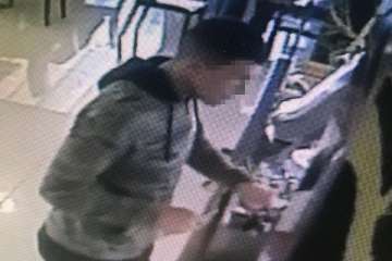 Imágenes divulgadas por RTVC de los jóvenes que supuestamente participaron en el suceso (Fotos captadas de RTVC)